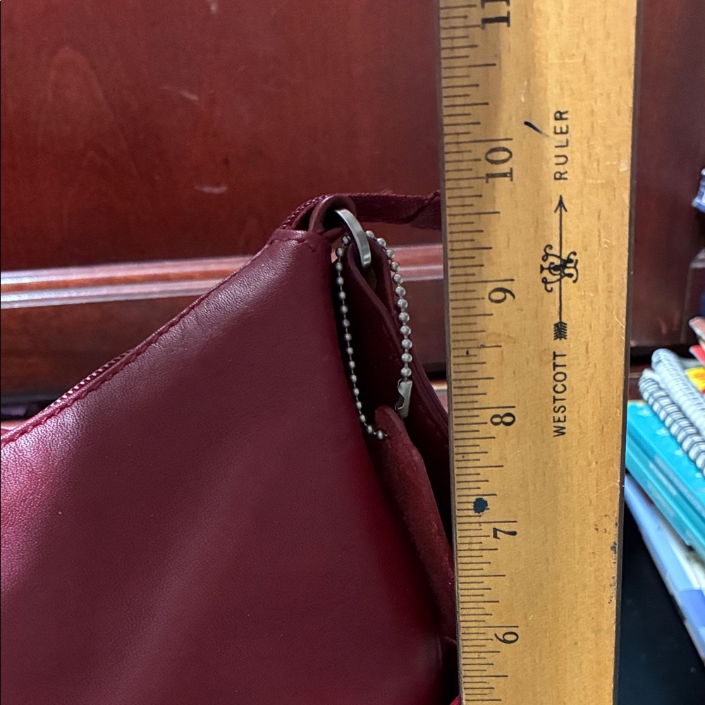 St. John’s Bay vintage Red Leather Shoulder Bag - Picture 3 of 16